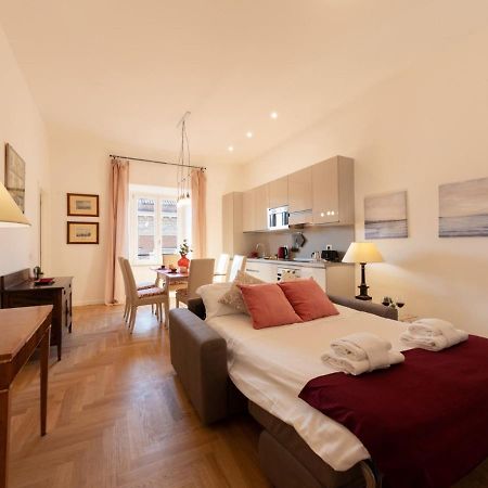 The Best Rent - Bright Apartment Near Isola Tiberina Roma Exterior foto