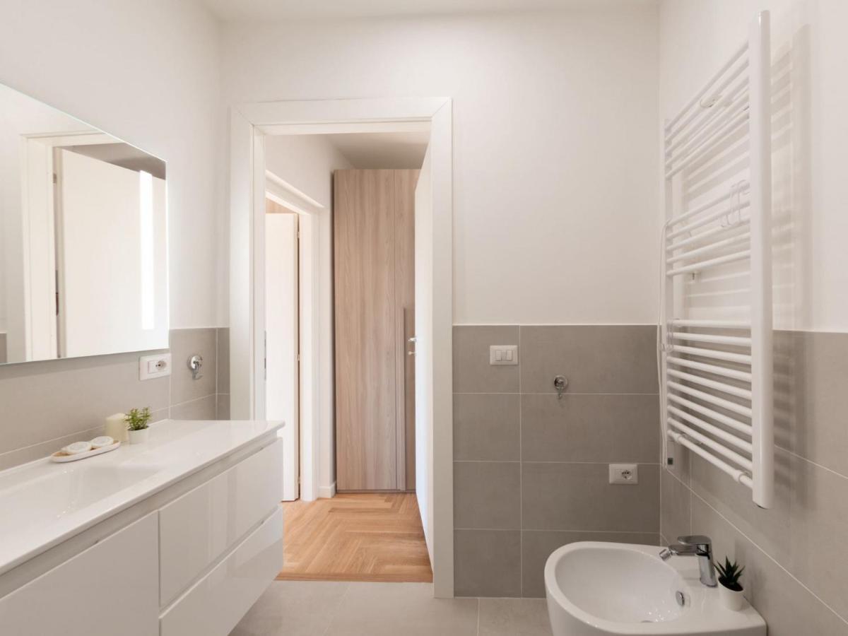The Best Rent - Bright Apartment Near Isola Tiberina Roma Exterior foto