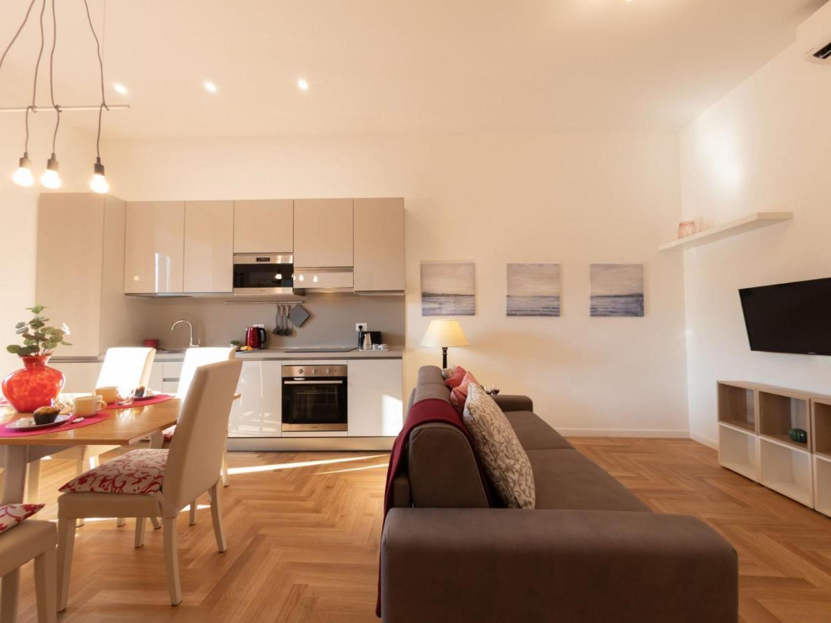 The Best Rent - Bright Apartment Near Isola Tiberina Roma Exterior foto