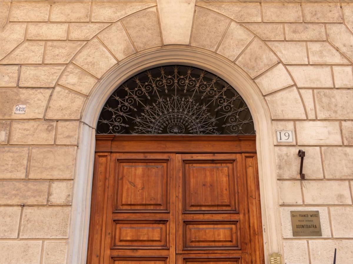 The Best Rent - Bright Apartment Near Isola Tiberina Roma Exterior foto